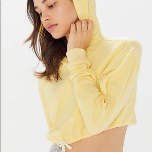 UrbanOutfitters yellow cropped light-weight hoodie
